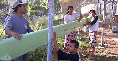 Our Indonesians had fun sanding the mast in the afternoon