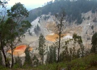 Wawo Muda, a new volcanic caldera on Flores