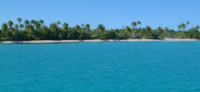 Lagoon dives in the Tuamotus mean clear water and great conditions