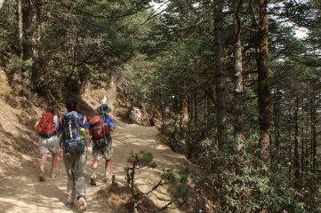 The long but beautiful trek back to Khumjung