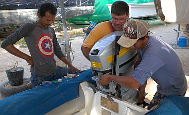 Mounting the engine to the new (brown) fiberglass plates