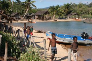 "Honey" (Baramahamay) Bay village and kids