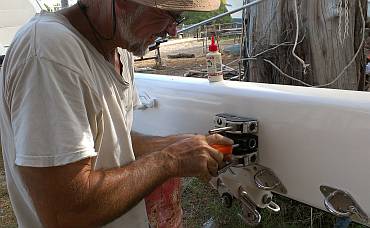 Mounting the new spinlock (rope jammer) to the mast