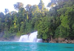 Mommon point waterfalls are spectacular