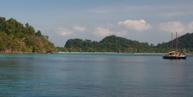 Great snorkeling water at Ko Rok Nok anchorage