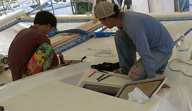 Yando and Heru putting gaskets on the new stbd tank hatch