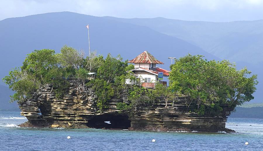 Cute island north of Surigao